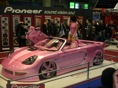 pink cars depiction
